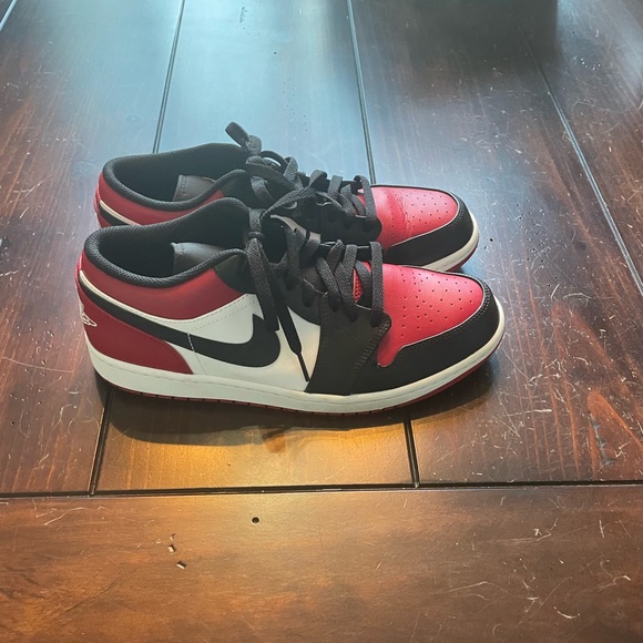 Air Jordan 1 Low - Picture 3 of 4